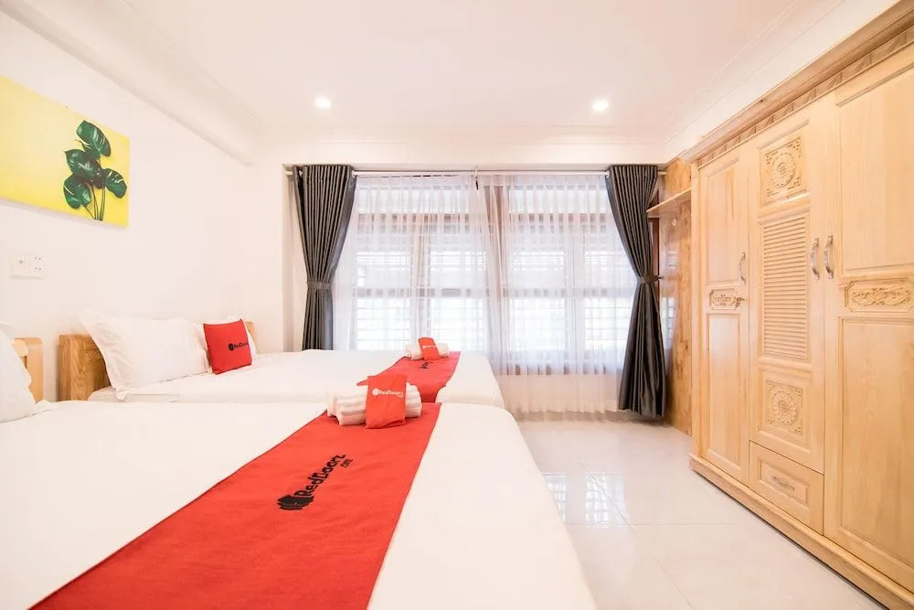 RedDoorz Plus Near Gia Dinh Park