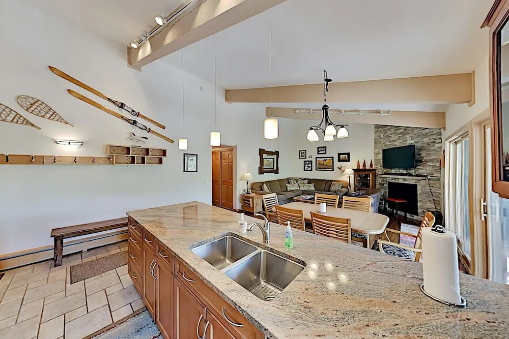 Alpine Condo in Snowmass Village by RedAwning