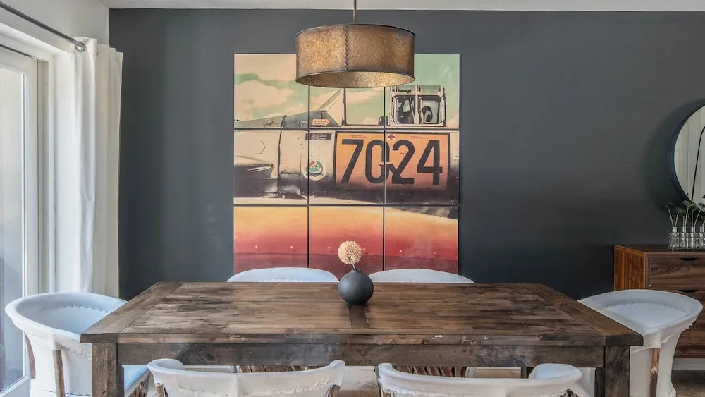 Sleek 2BR Townhome Old Town by WanderJaunt