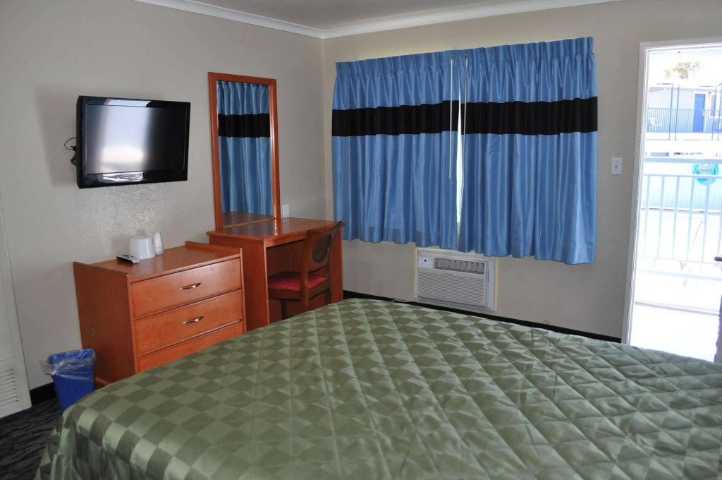 Salt Air Lodge