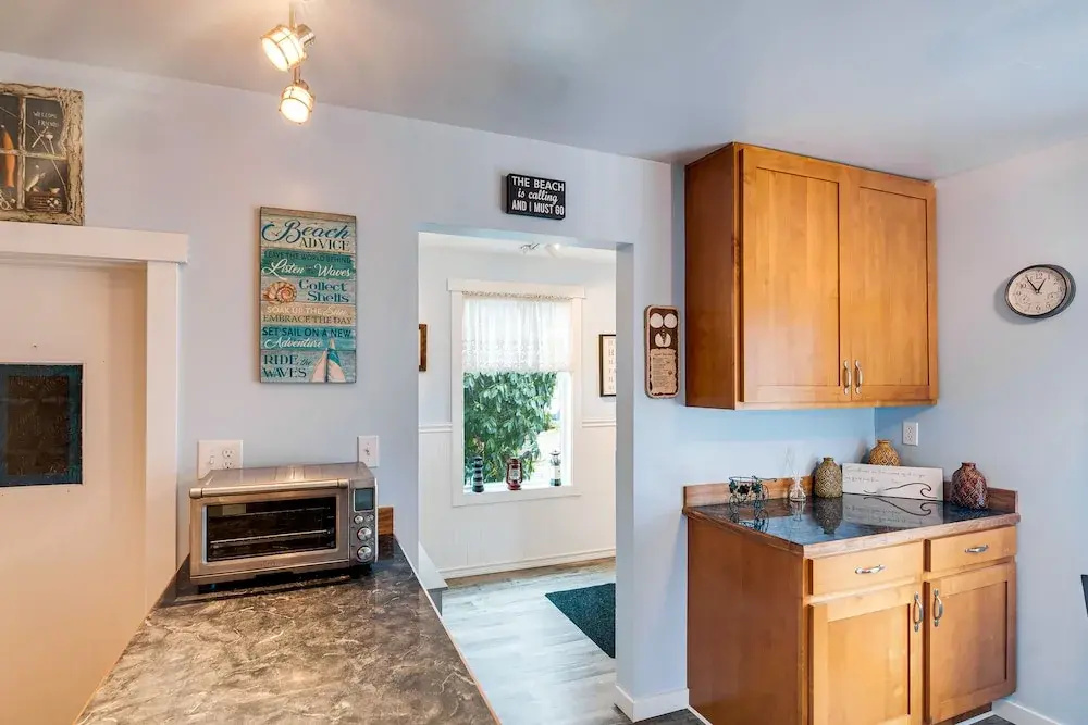 'blackberry Cottage' w/ Yard Near Westport & Beach