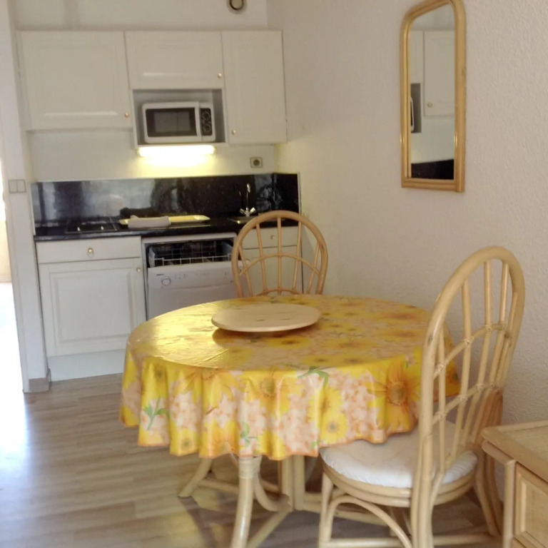 Apartment With one Bedroom in Cavalaire-sur-mer, With Wonderful sea View and Furnished Balcony - 50 m From the Beach