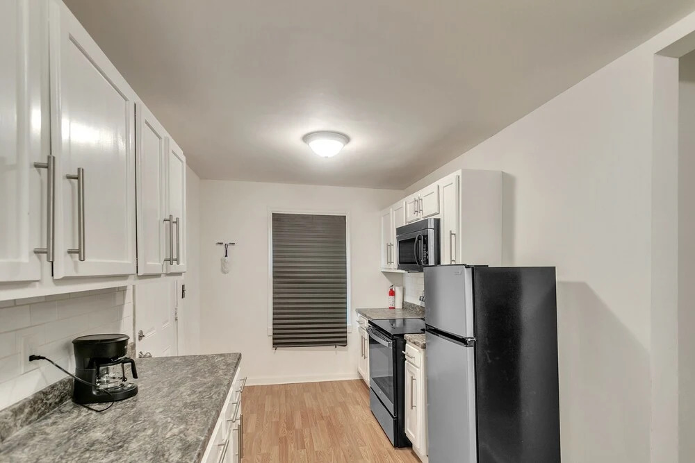 Cozy Charming Two-story Home Great For Long Stays 3 Bedroom Home by RedAwning