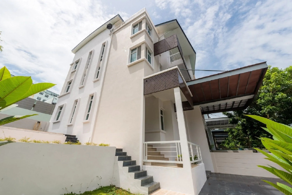 Shamrock Beach Villas Batu Ferringhi Penang