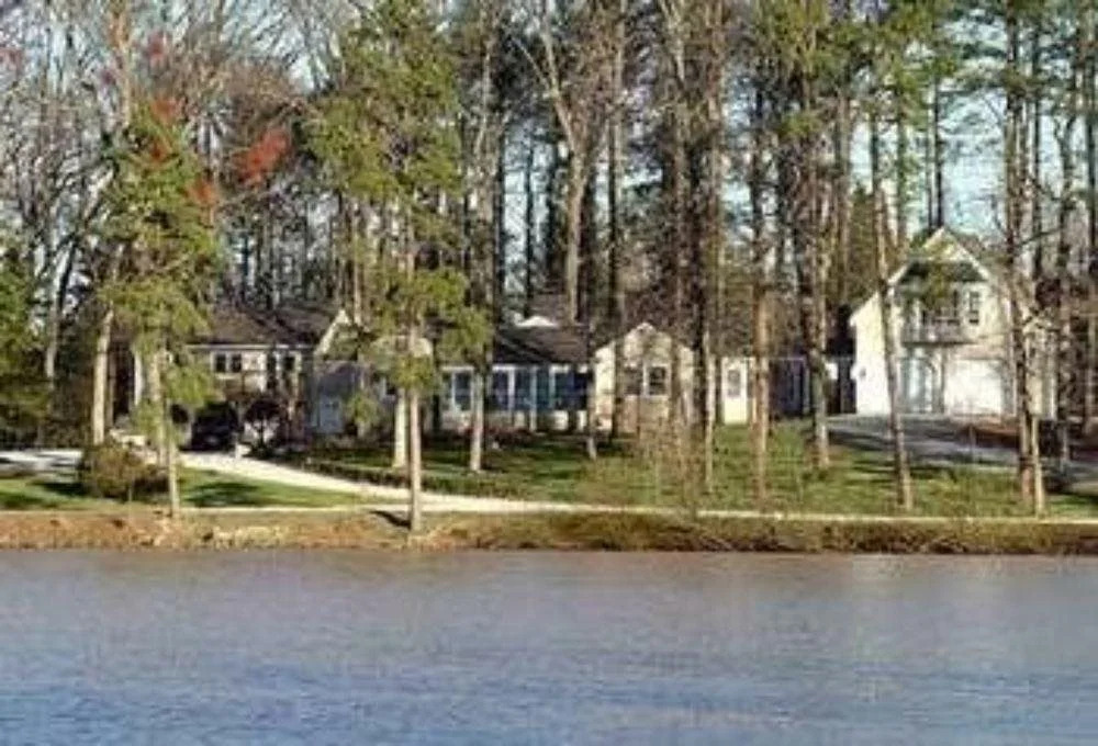 The Twin Lakes Lodge