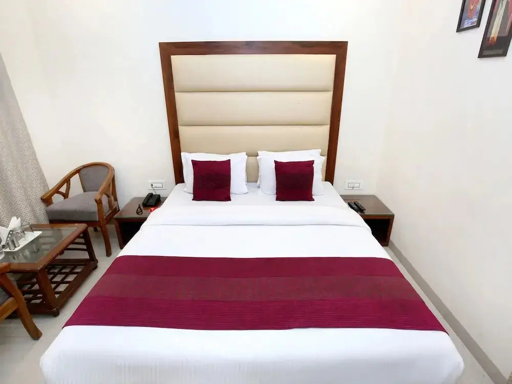 Hotel Joy by OYO Rooms