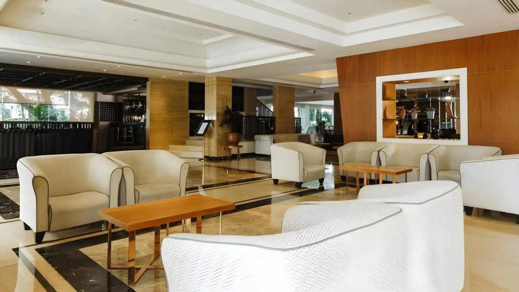 Elmi Hotel