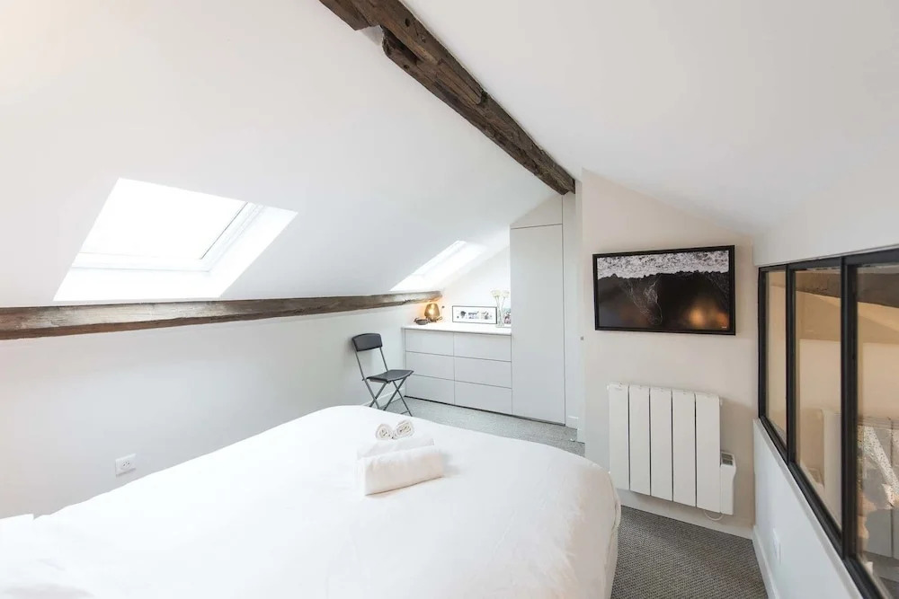 Eiffel Tower Duplex