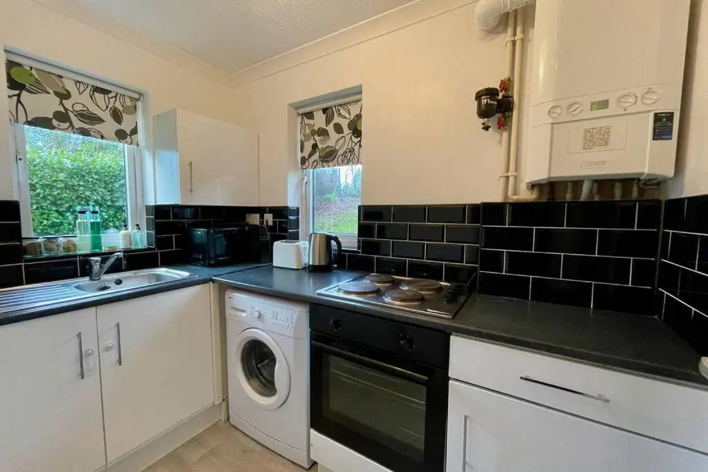 House Near Llandaff for up to 6 With Parking
