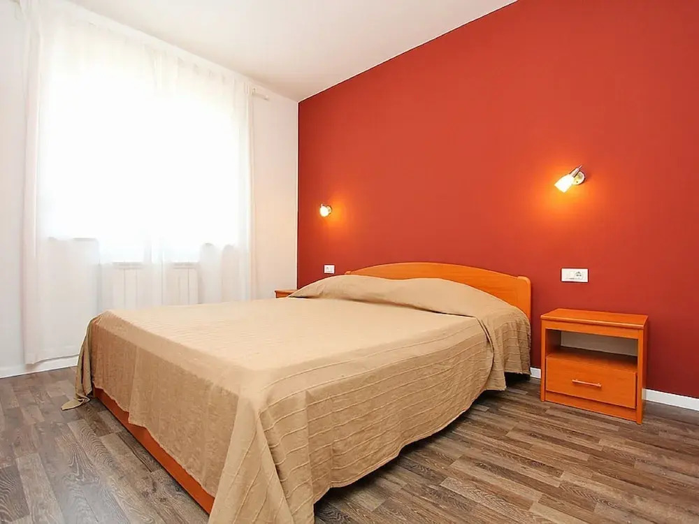 Apartment in Pula With Garden