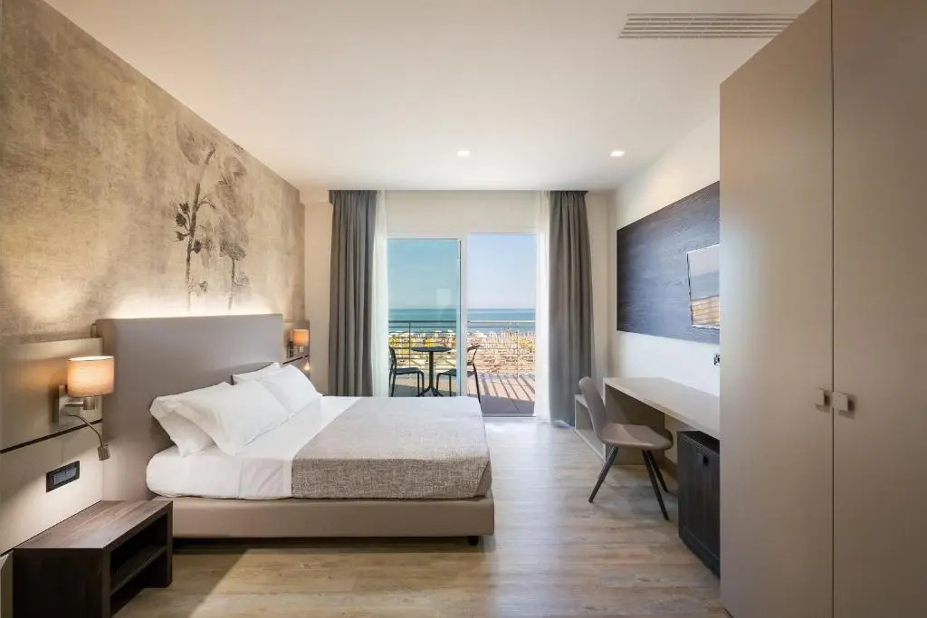 Hotel Tritone