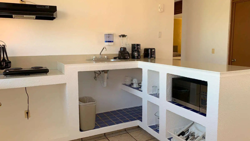 Sunrock Hotel and Suites