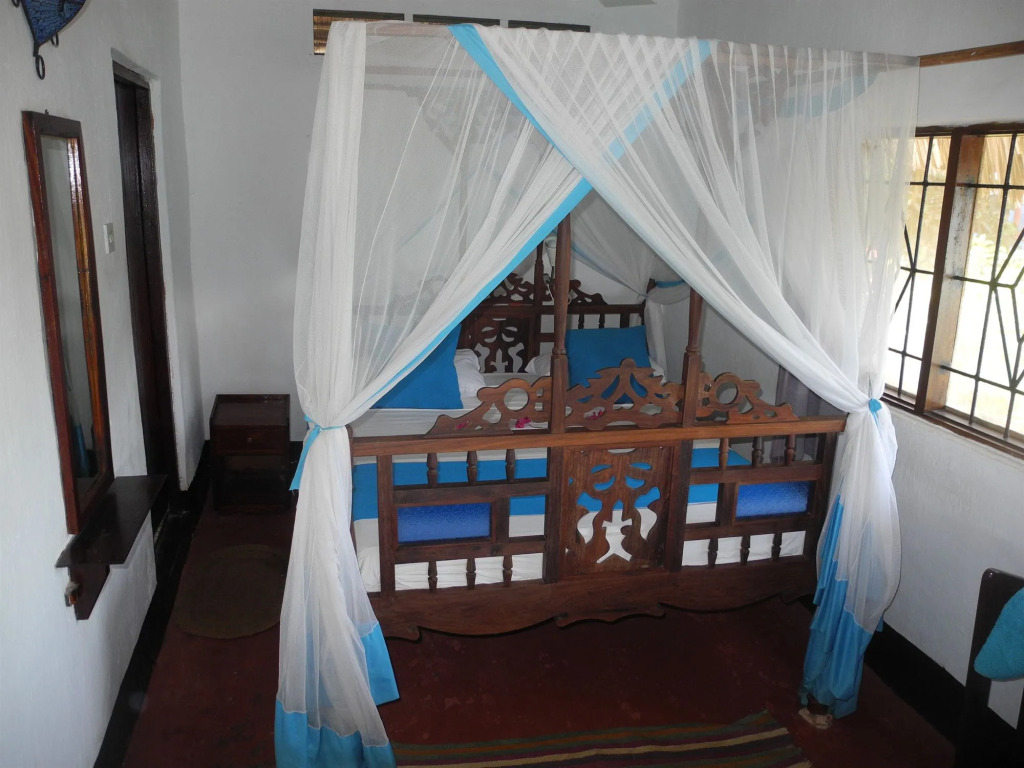 Sazani Beach Lodge and Tidal Lounge