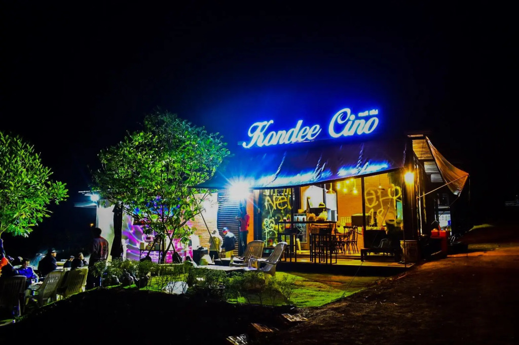 Kondee Cino Cafe and Glamping