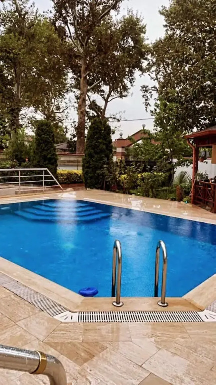 Serene Luxury Villa with Private Pool in Yalova