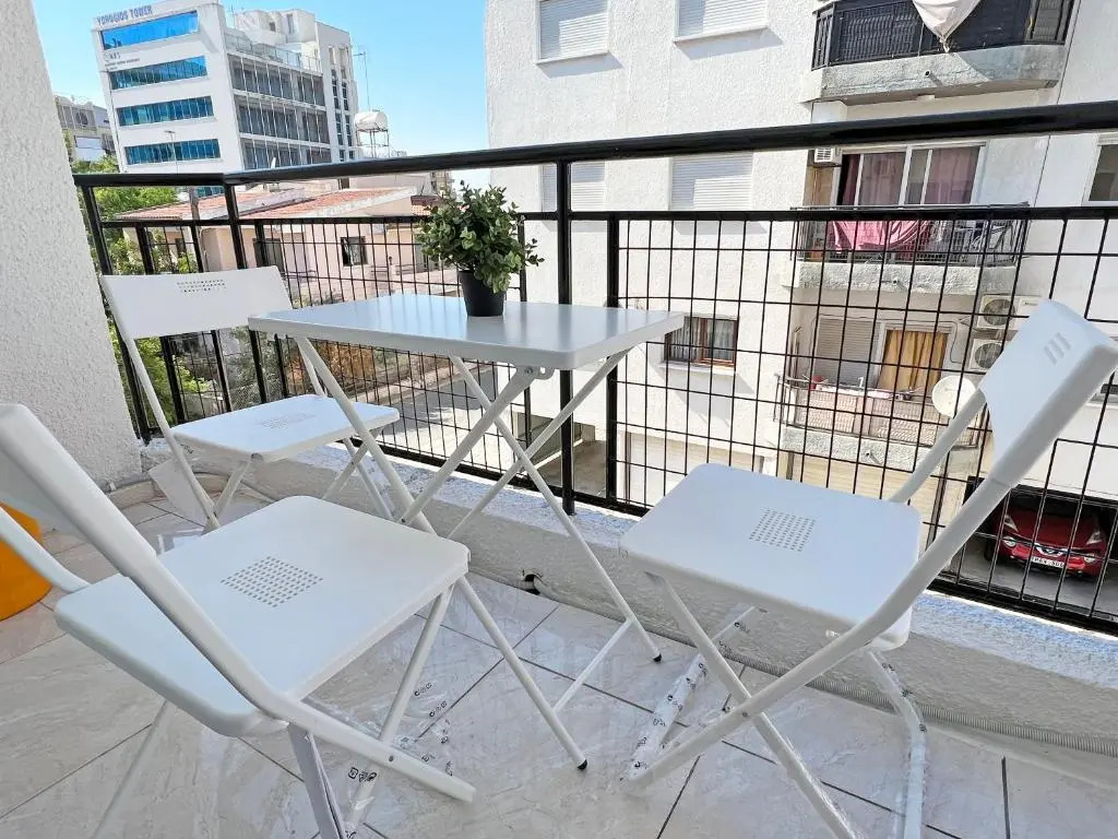 Albert's apartment Marina 15