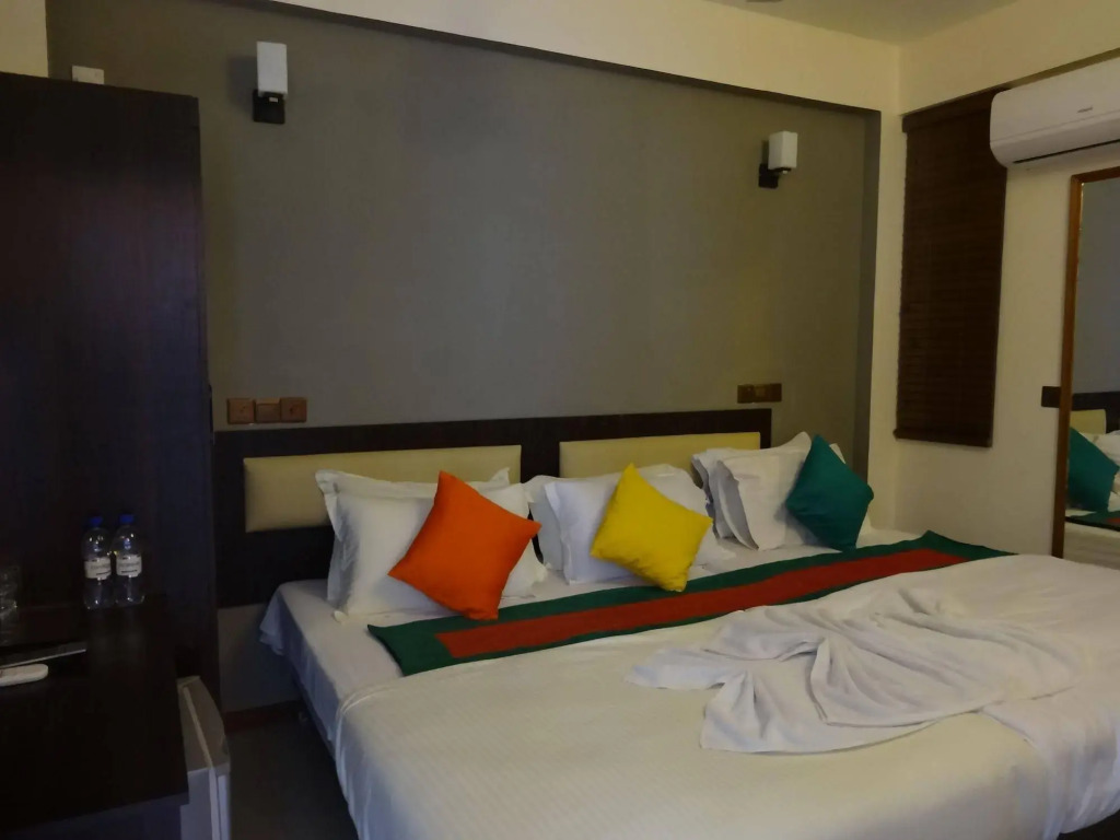 Piculet Royal Beach