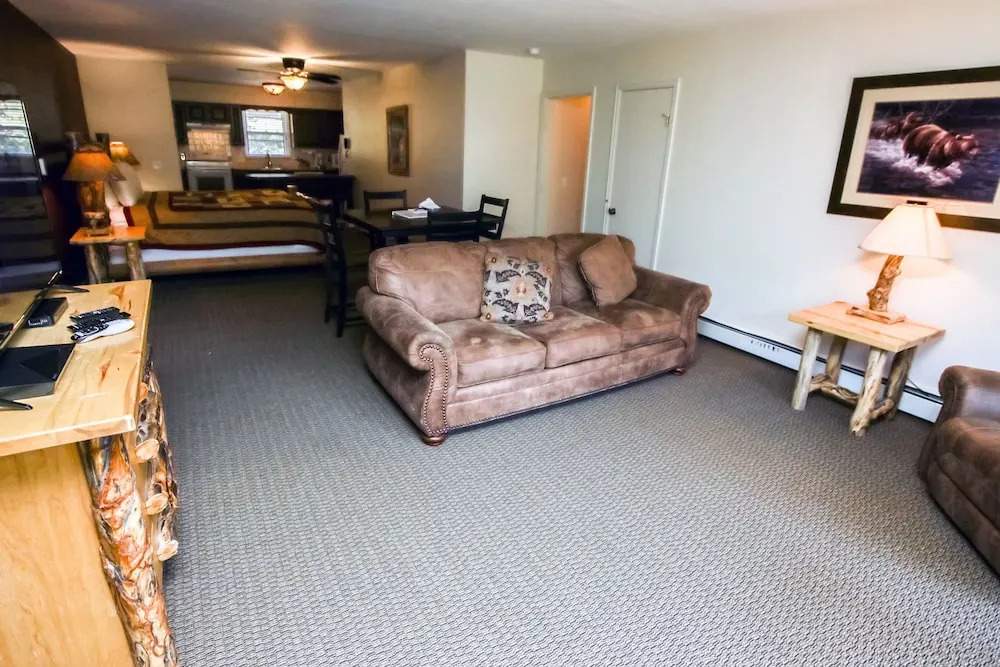 Fawn Valley Inn: 304