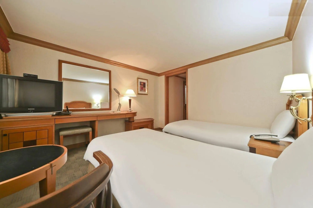 Hotel Nostalgia
