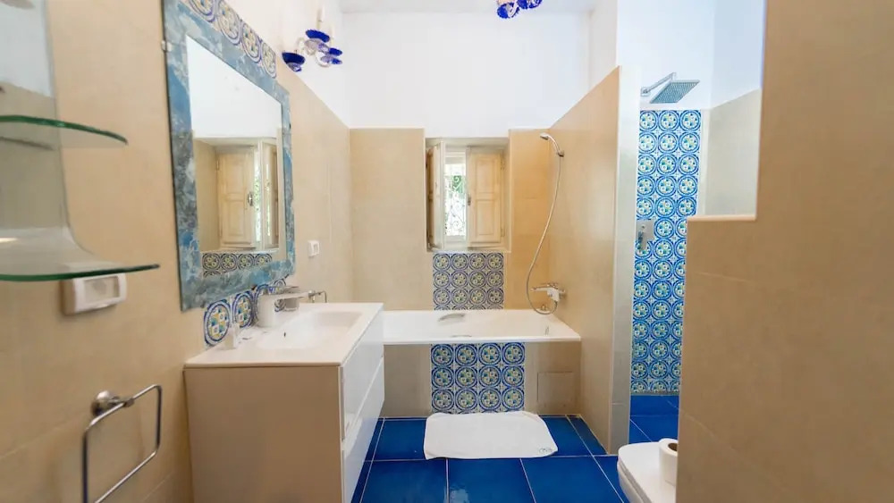 Dar Bechir 3BR Heritage Villa · Pool · La Marsa