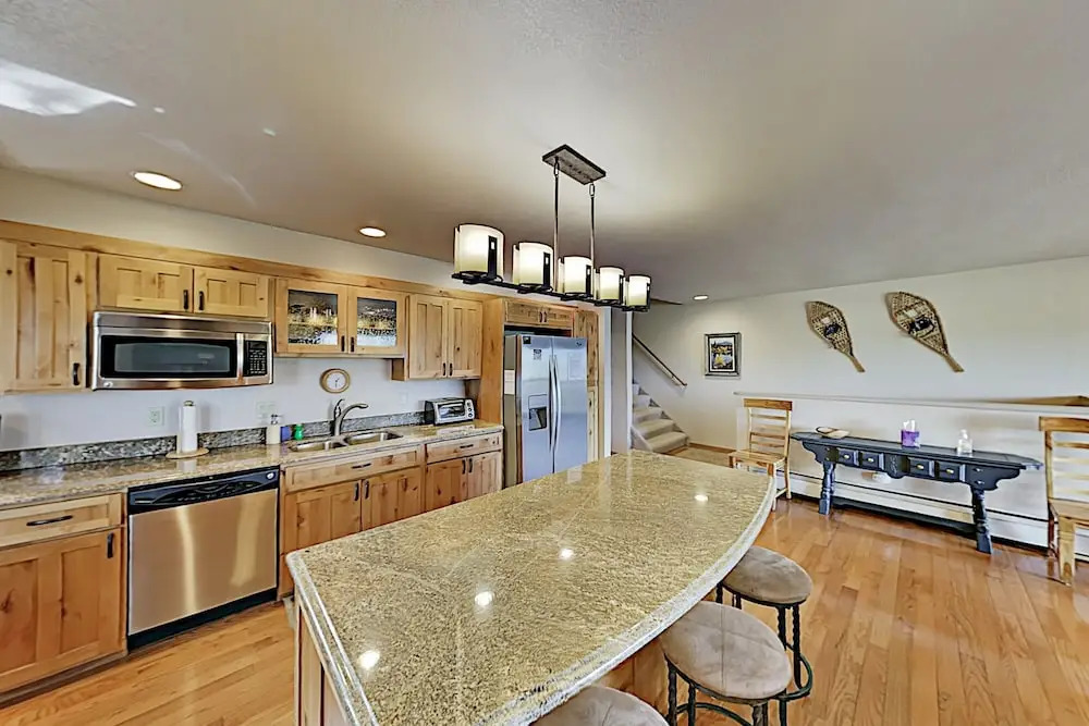 New Listing! Summit County Splendor By Lake Dillon 3 Bedroom Townhouse