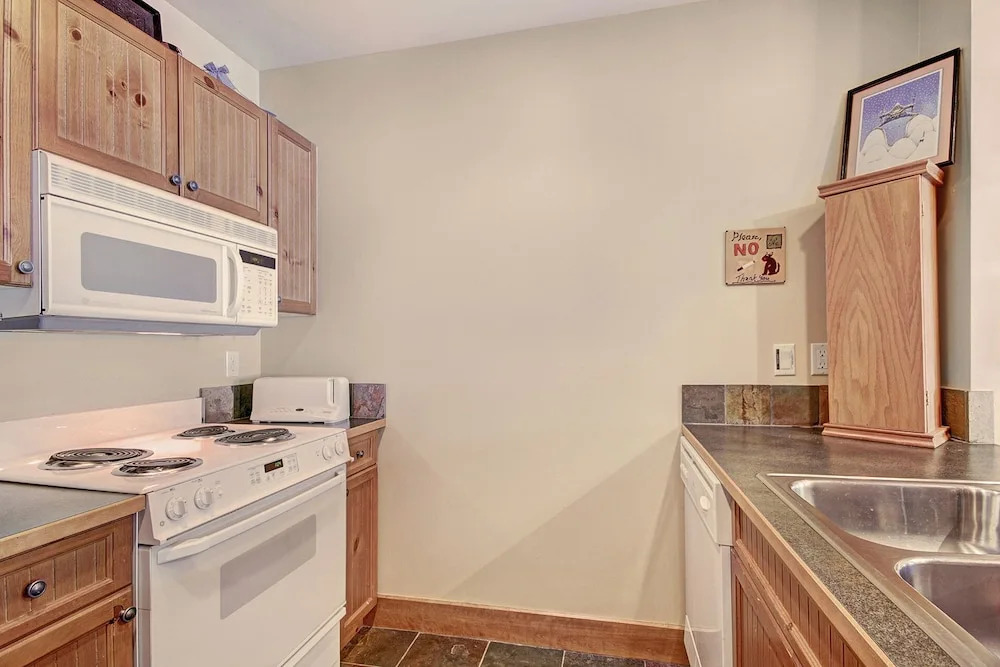 8824 The Springs 2 Bedroom Condo by RedAwning