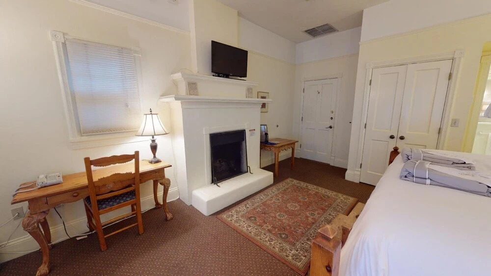 Preston Suite #8