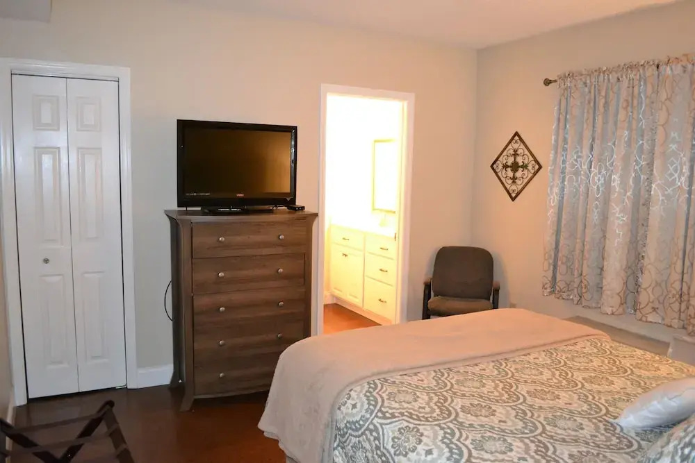 Attractive 504 2BD Condo with Private Balcony and Jacuzzi Tub by RedAwning