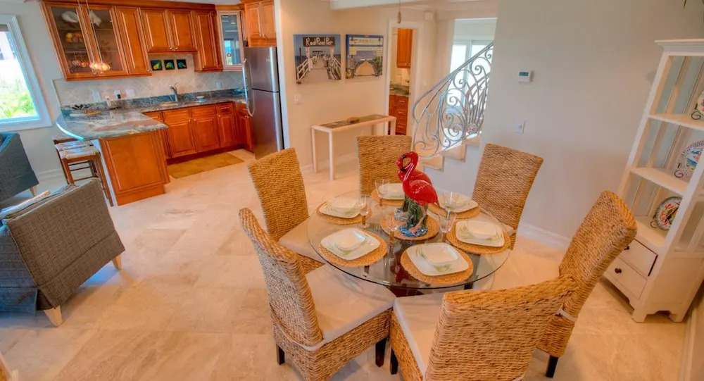 The Blue Horizon Apartment 9