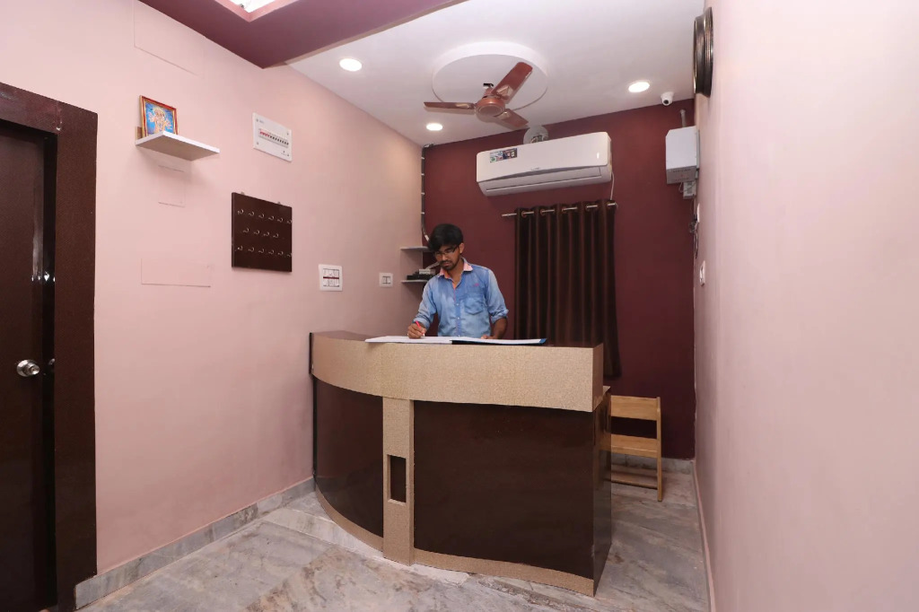 OYO 15722 Hotel Padmavati