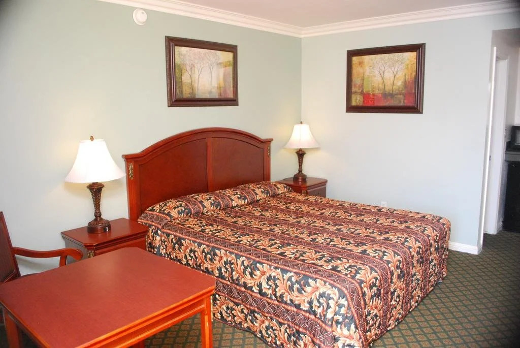 Friendly Hills Inn - Whittier, Los Angeles