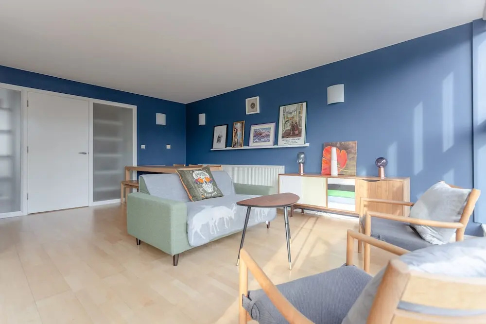 Spacious 2 Bedroom Canal Side Apartment with Balcony