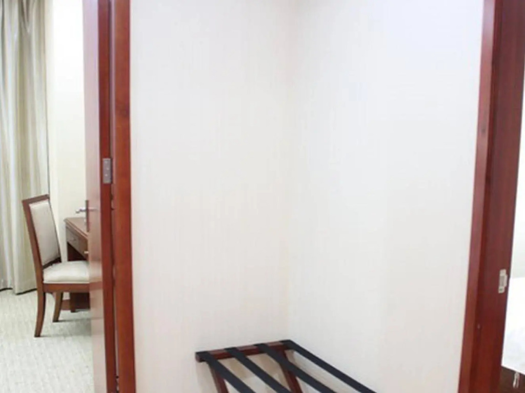 Shenzhen Xingweiyifeng Hotel