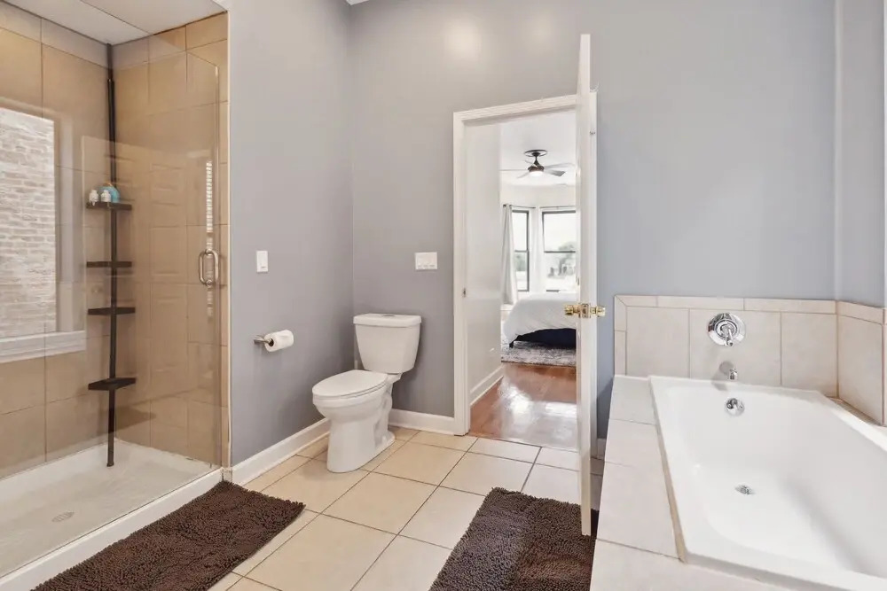 Spacious 4BR Condo Pool Table Near McCormick