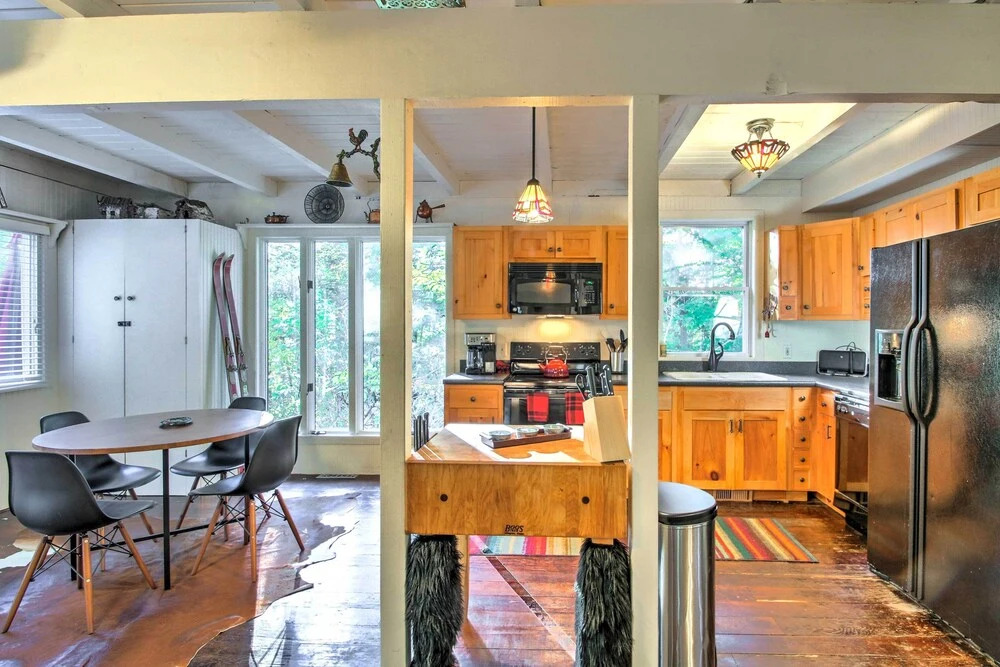Gilford Cabin - 2 Mi to Gunstock Mountain Resort!