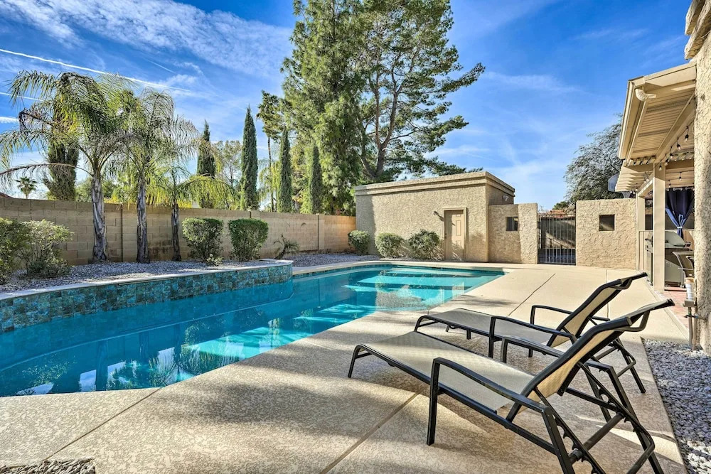 Near Golf! Snowbird Poolside Escape in Scottsdale