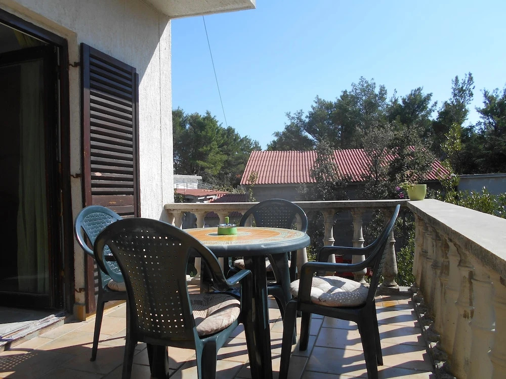 Cosy Apartment "elena" Near Center