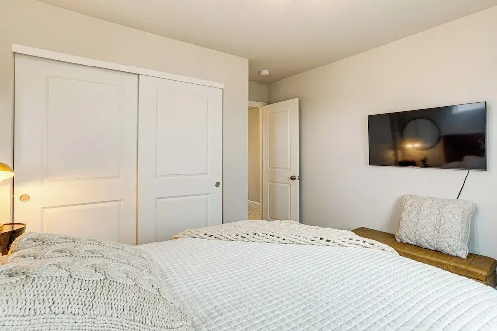 13 Mi to Dtwn Denver: Spacious Home w/ Balcony!