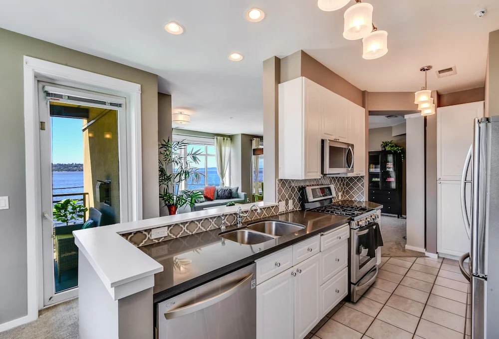 Emerald City Waterfront Retreat - Two Bedroom Condo