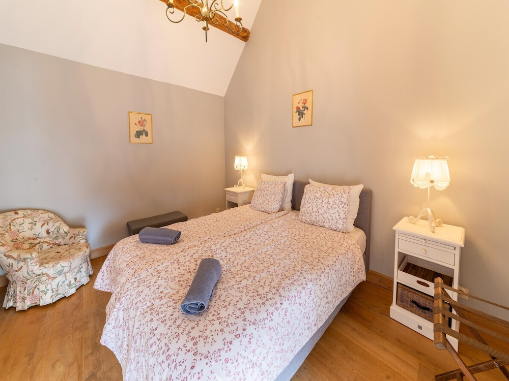 Charming Farmhouse in Ouffet for 7