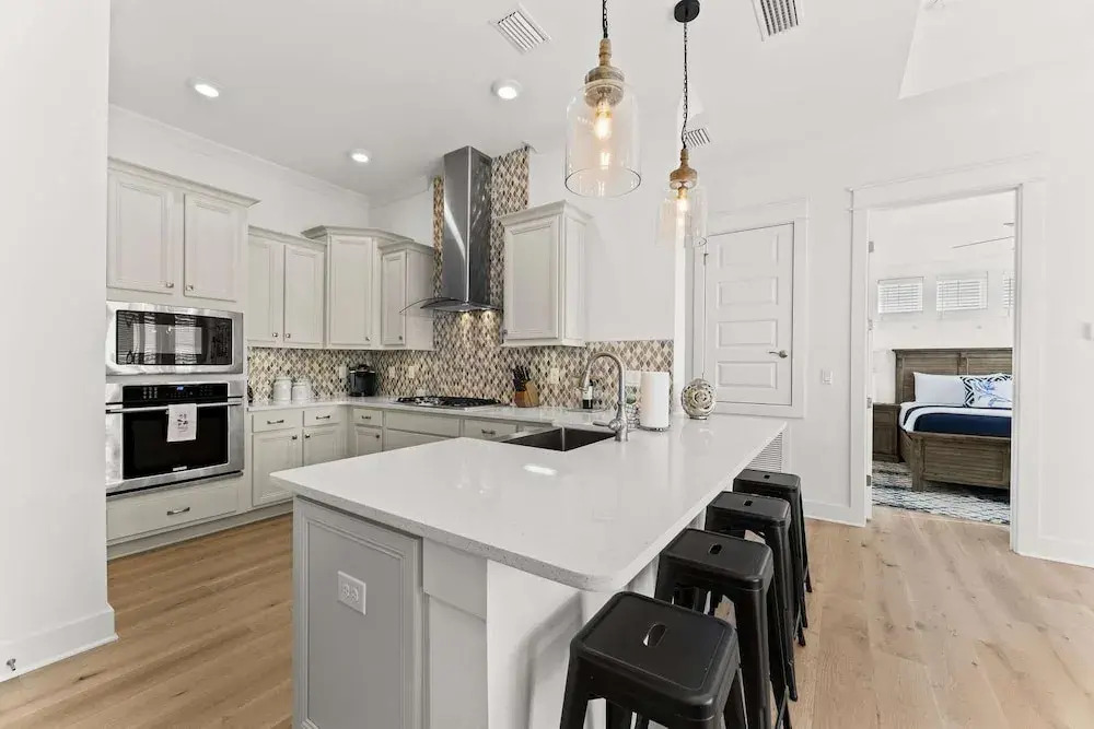 Rhema Beach Haus 2BR Luxury Retreat