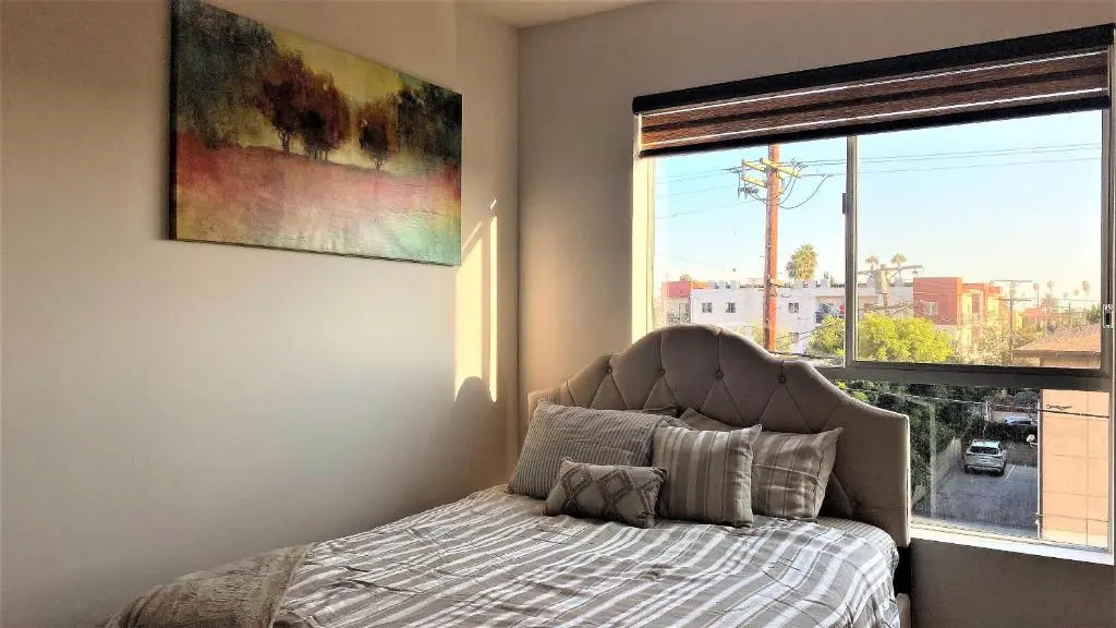 Gorgeous View 2bd 2ba Apartment in Hollywood
