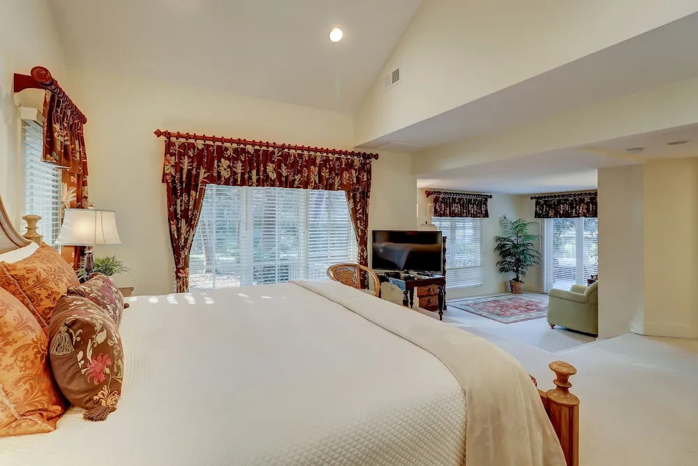 65 Baynard Cove - 4 Br Home