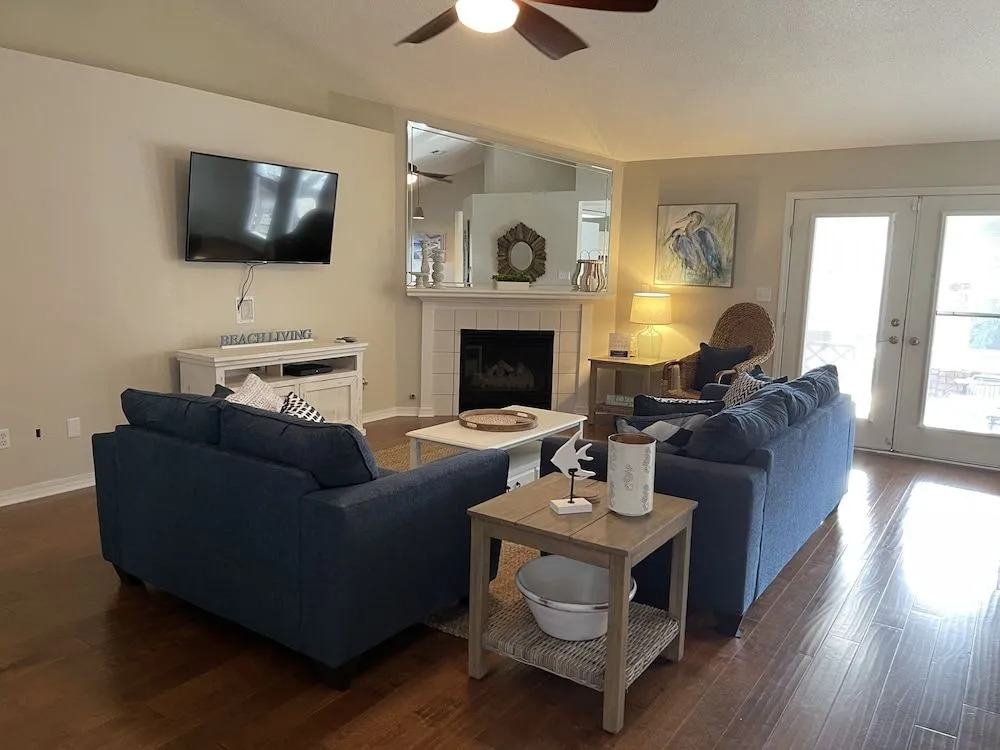 Coastal Retreat 3 Bedroom Home by RedAwning