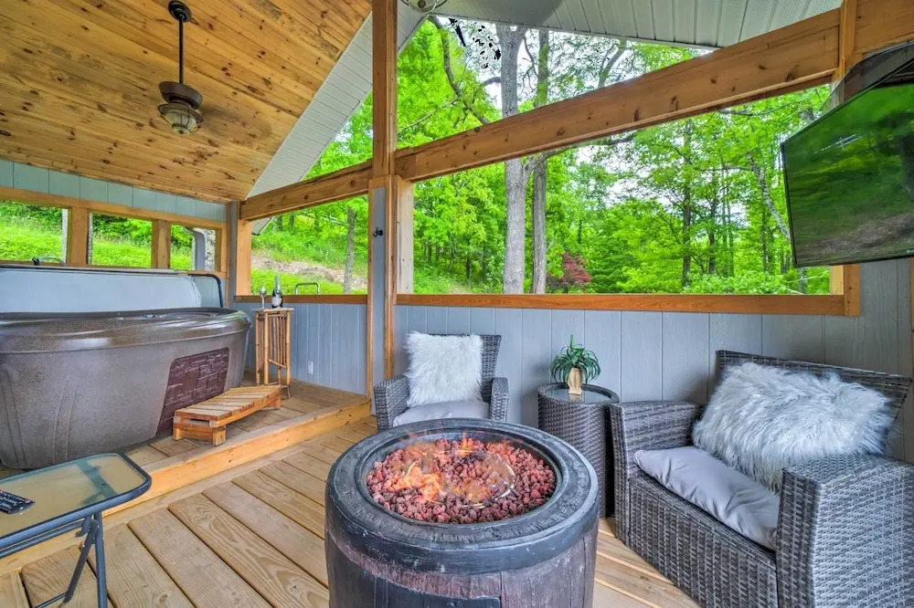 Mtn Treehouse w/ Fire Pit, Breathtaking Views