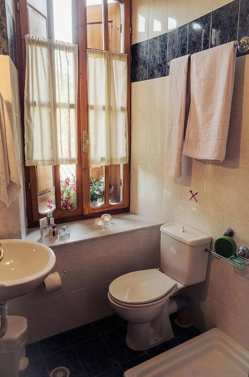 Naftilos Guest House