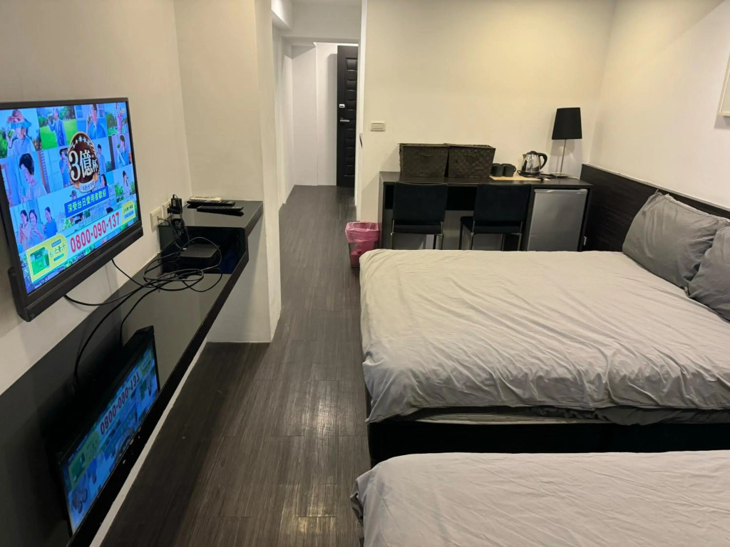 Zhongxiao Dunhua Homestay