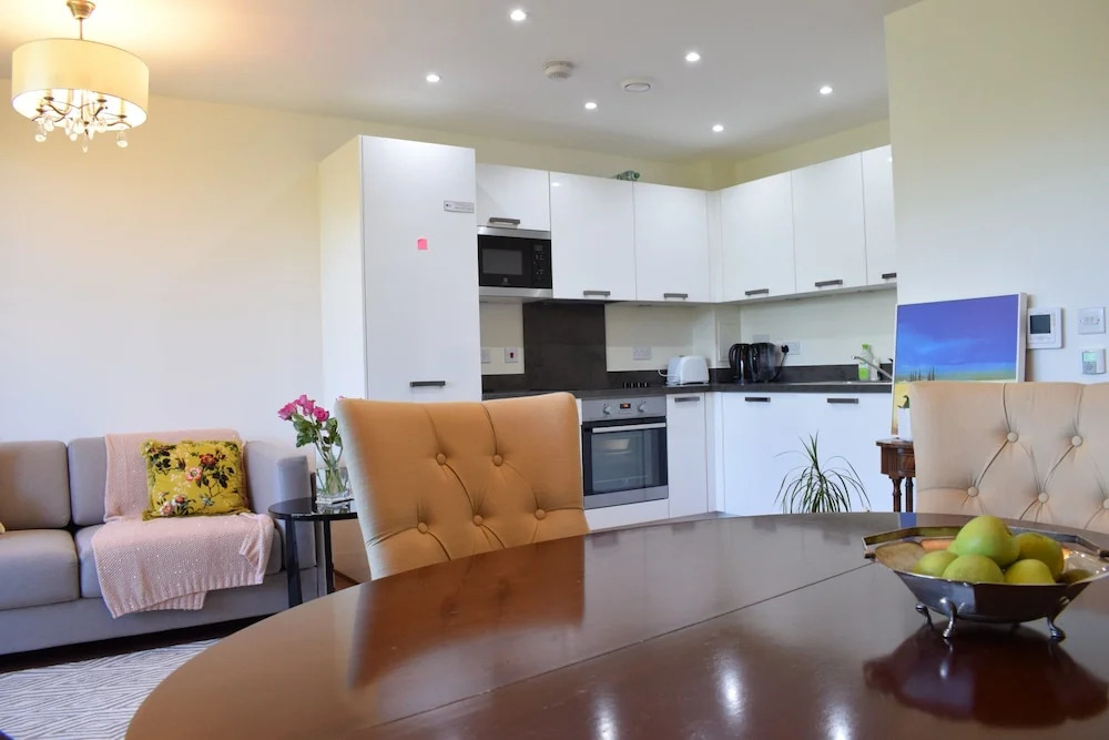 Modern Flat in Canada Water
