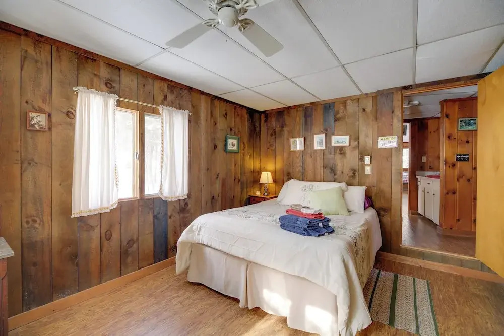 Chester Farmhouse on 100 Acres, 15 Min to Okemo!
