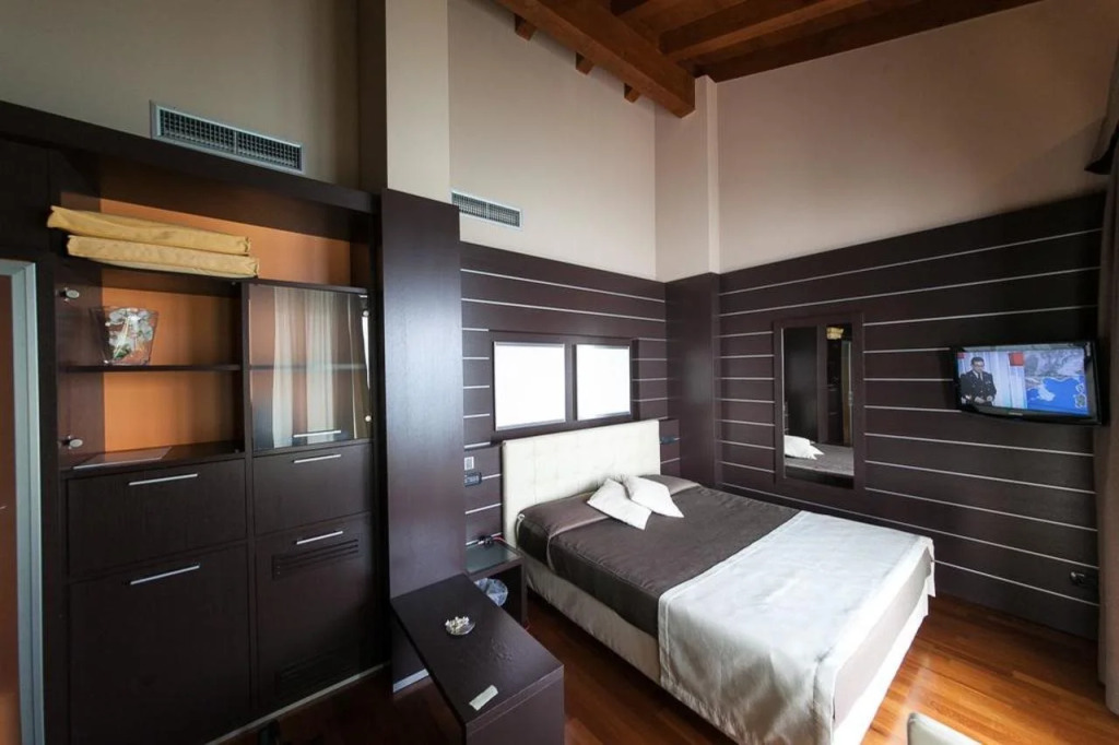 Hotel Aurora